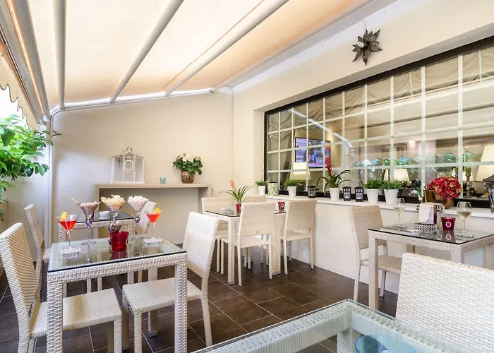 Martini מלון אולביה