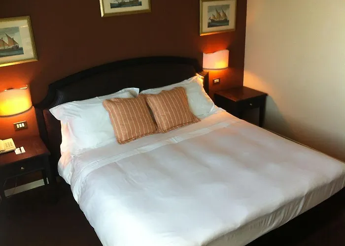 Martini מלון אולביה