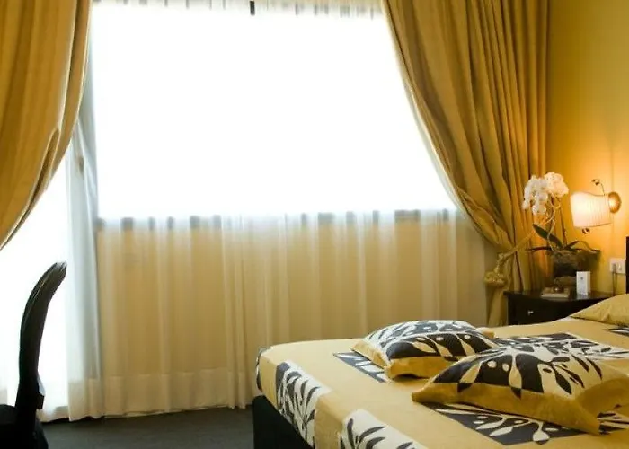 Martini מלון אולביה